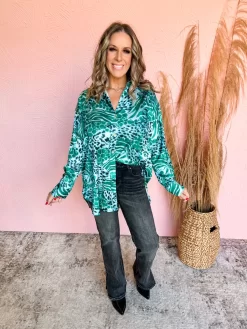 Full Circle Moment Button Down Top- Green