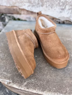 BEARPAW- Retro Super Shorty- Hickory -Fashion Clothing Store 189d79d514d5933ffe6cc2007afca508 scaled