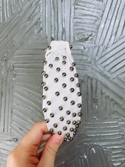 Not Average Pearl Headband- White/Silver -Fashion Clothing Store 305e95f9f3a382376c3e9f0f765aed1a scaled