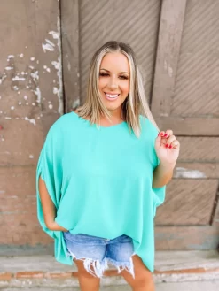 Mya Sharkbite Hem Solid Tunic Top- Jade