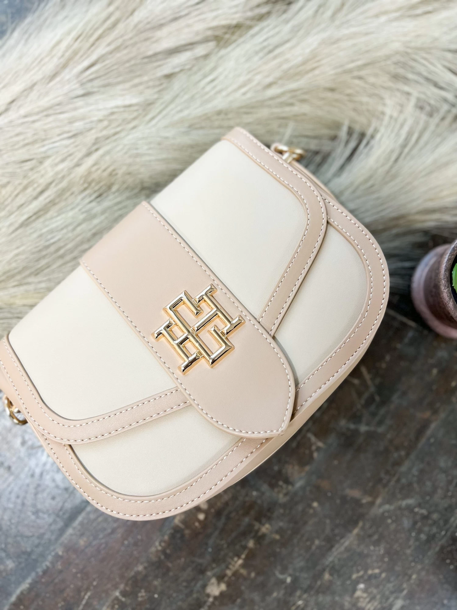 Griffin Crossbody Bag- Beige 2 Griffin Crossbody Bag- Beige - Image 2