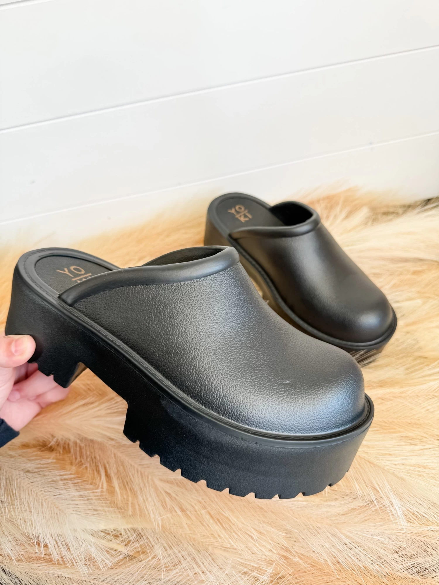 Klarah Clogs- Black 2 Klarah Clogs- Black - Image 2