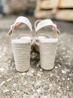 Noble Chunky Heels -Fashion Clothing Store e794aa327ace41b8071c1ecd1acb4e53 scaled