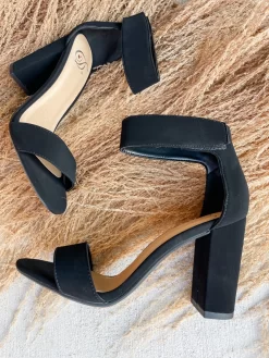 Elton Heels- Black -Fashion Clothing Store ec03e8f7493ea8838c447cc96d1f3d01 scaled